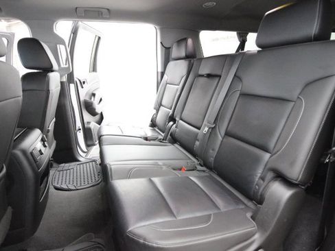 Used 2019 Chevrolet Suburban LT image 35