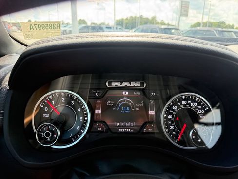 Used 2022 RAM 1500 Laramie AWD/4WD image 17