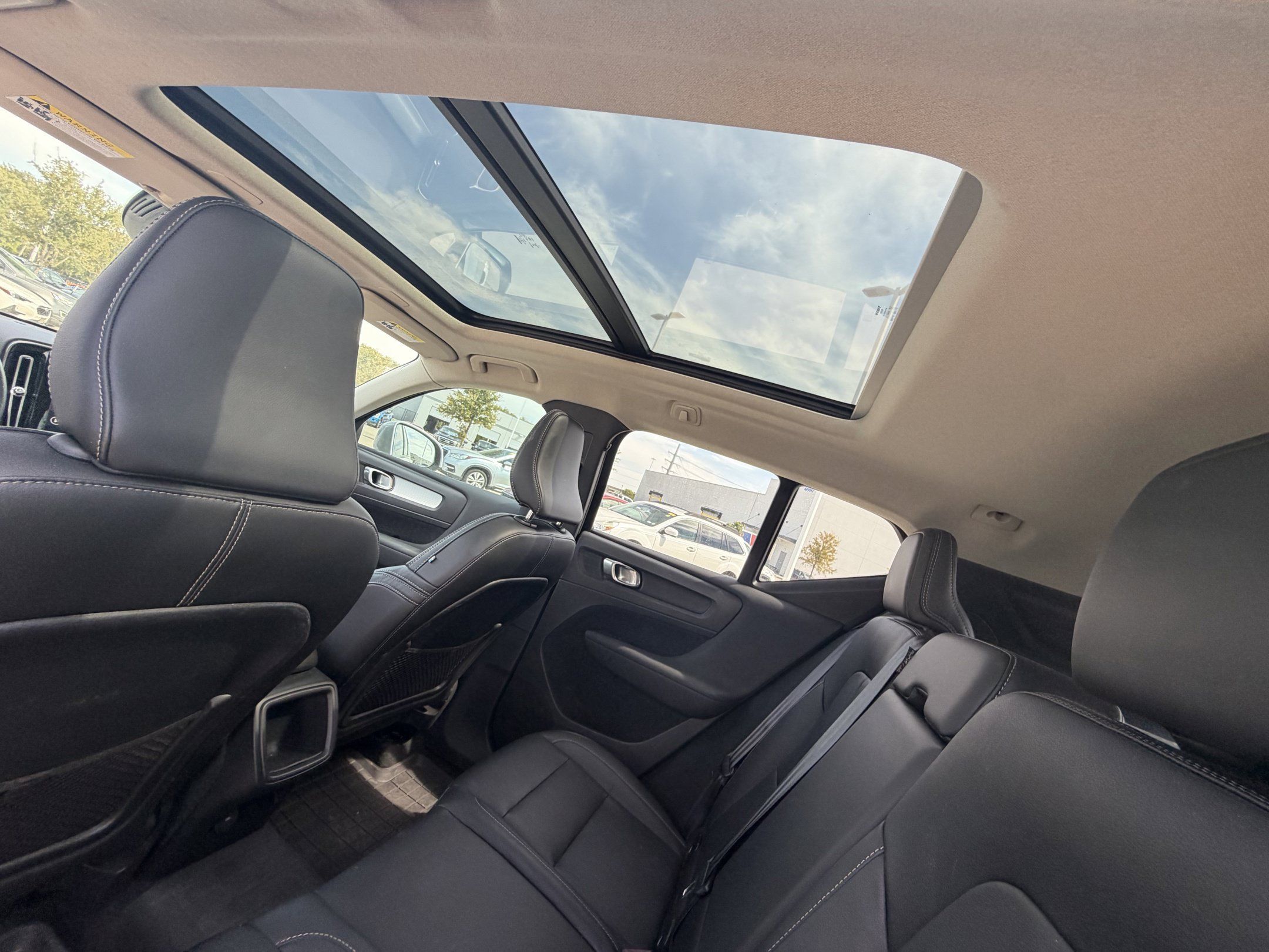 Used 2020 Volvo XC40 T5 Momentum w/ Protection Package Premier AWD/4WD image 29