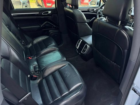 Used 2016 Porsche Cayenne S AWD/4WD image 31