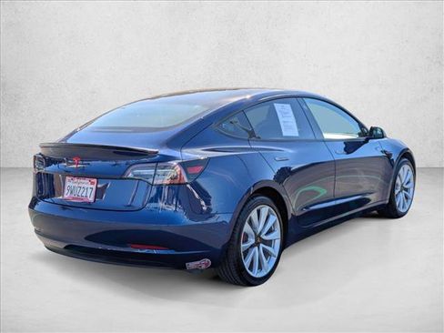 Used 2018 Tesla Model 3 Mid Range image 5