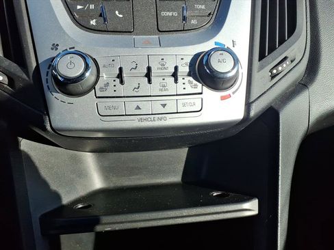 Used 2017 Chevrolet Equinox LT w/ Convenience Package image 16