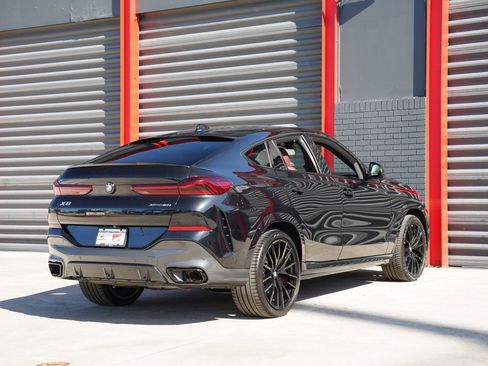 Used 2022 BMW X6 xDrive40i w/ M Sport Package image 6