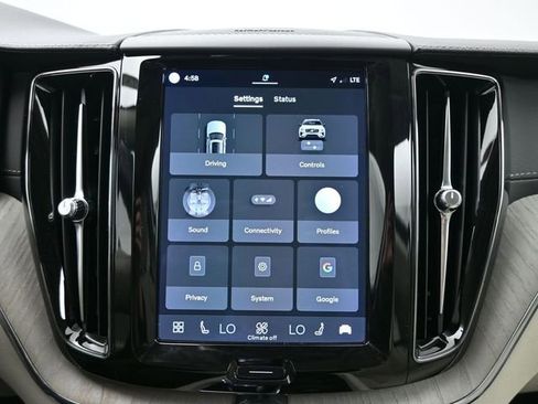 Used 2023 Volvo XC60 B5 Ultimate image 13