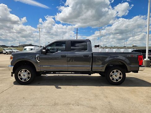 Used 2020 Ford F250 XL w/ STX Appearance Package image 7