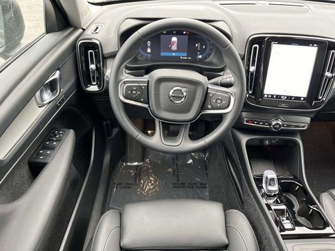 Used 2025 Volvo XC40 B5 Plus w/ Protection Package Premier image 14