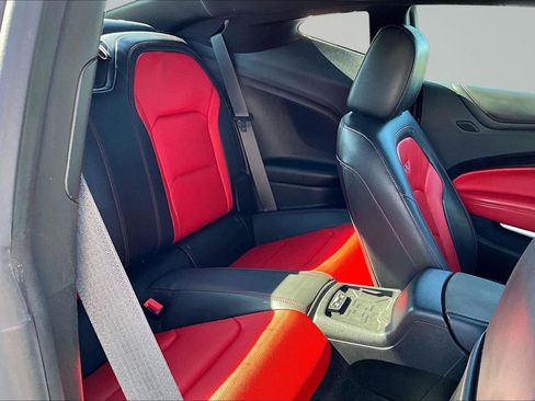 Used 2022 Chevrolet Camaro SS RWD image 28