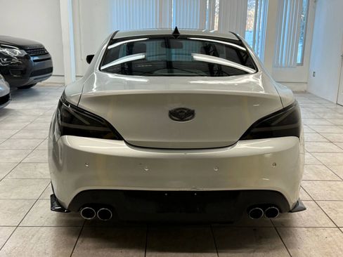 Used 2013 Hyundai Genesis 3.8 image 8