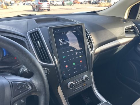 Used 2024 Ford Edge SE image 18