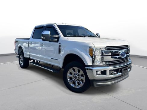 Used 2017 Ford F250 Lariat w/ Lariat Ultimate Package AWD/4WD image 4