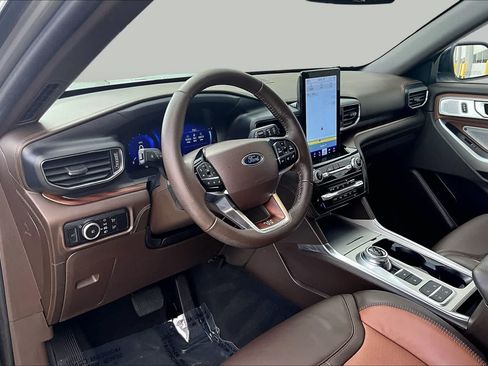 Used 2023 Ford Explorer King Ranch w/ Technology Package RWD image 16