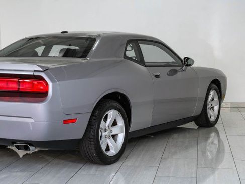 Used 2013 Dodge Challenger R/T RWD image 40