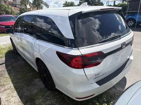 Used 2024 Honda Odyssey Sport image 9