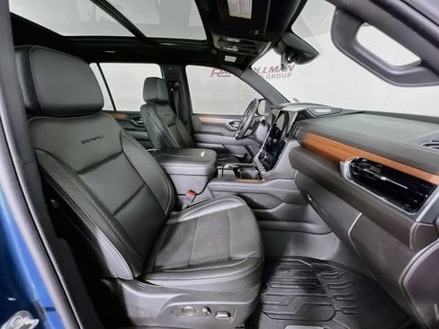 Used 2025 GMC Yukon Denali w/ Sun & Power Step Package AWD/4WD image 43