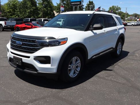 Used 2020 Ford Explorer XLT w/ Comfort Package AWD/4WD image 32