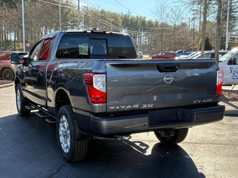 Used 2024 Nissan Titan SV w/ SV Convenience Package image 6