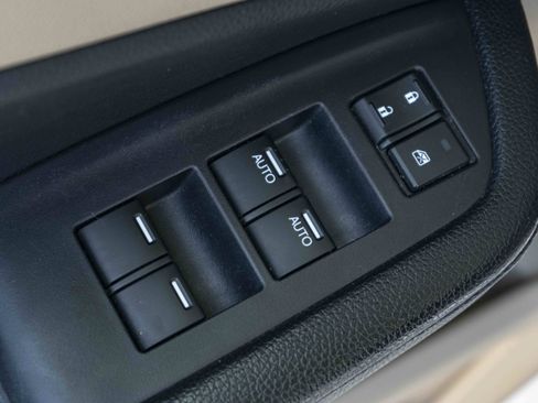 Used 2018 Honda Pilot Elite image 37