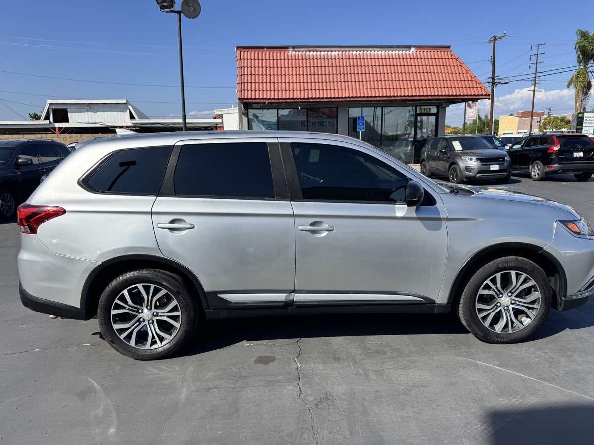 Used 2018 Mitsubishi Outlander ES FWD image 7