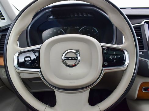 Used 2021 Volvo XC90 T6 Momentum image 17