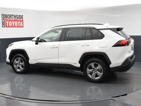 Used 2025 Toyota RAV4 XLE AWD/4WD image 2