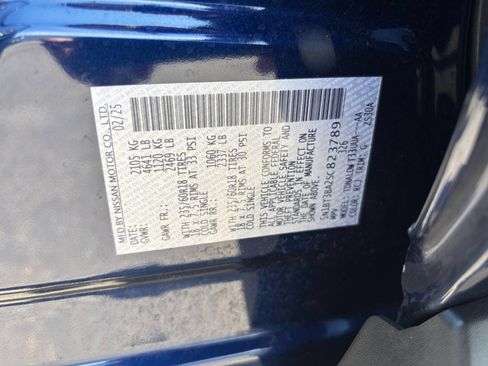 Used 2025 Nissan Rogue SV FWD image 31
