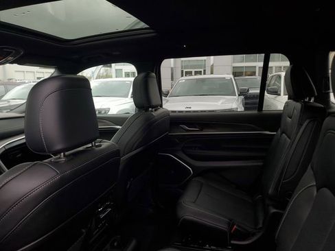 New 2026 Jeep Grand Cherokee L Limited AWD/4WD image 10