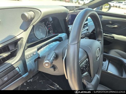 Certified 2025 Lexus ES 300h w/ Premium Package FWD image 17