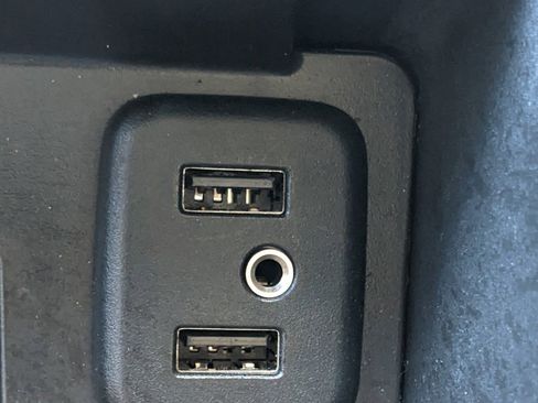 Used 2017 GMC Yukon XL SLT image 30