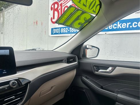 Used 2021 Ford Escape SE image 39