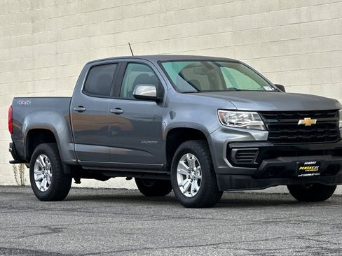 Used 2021 Chevrolet Colorado LT image 2