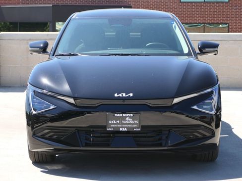 New 2025 Kia EV6 Wind image 8