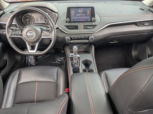 Certified 2021 Nissan Altima 2.5 SR w/ SR Premium Package image 17