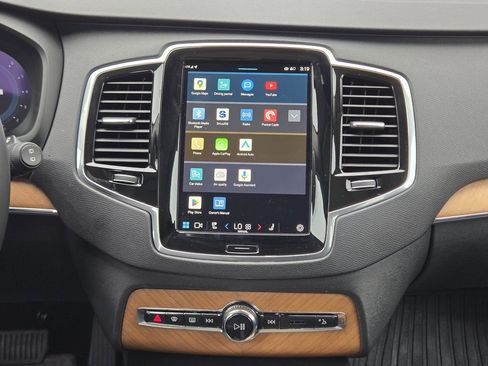 Used 2023 Volvo XC90 B6 Plus image 24