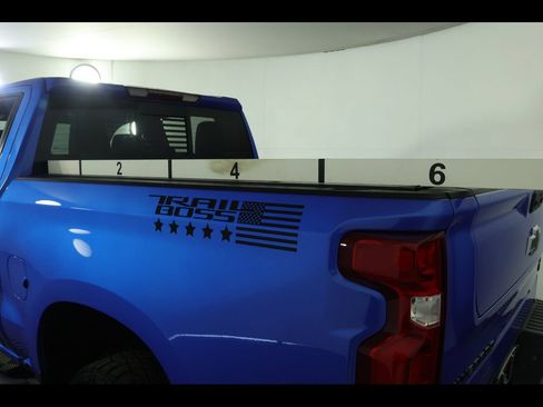 Used 2025 Chevrolet Silverado 1500 LT Trail Boss w/ Convenience Package II AWD/4WD image 15