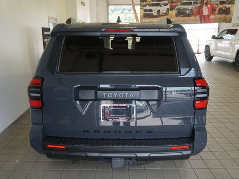Used 2025 Toyota 4Runner TRD Off-Road Premium AWD/4WD image 18