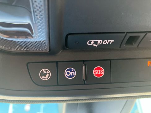 Used 2022 Chevrolet Traverse LT FWD image 20