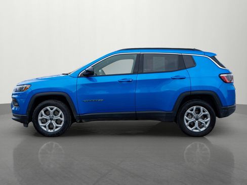 Used 2025 Jeep Compass Latitude image 4