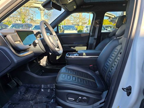 Used 2025 Rivian R1S Adventure image 21