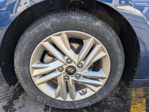 Used 2020 Hyundai Elantra SEL image 11