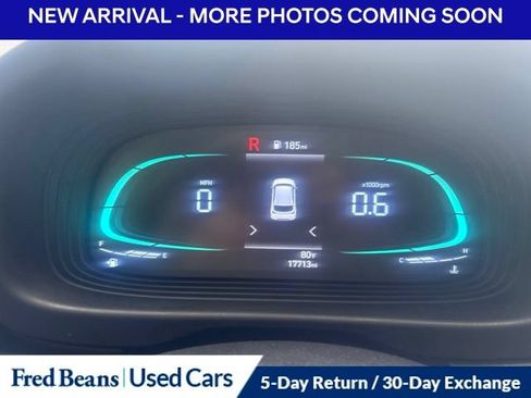 Used 2023 Hyundai Venue SEL FWD image 12