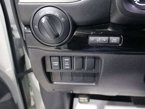Used 2020 Nissan Titan SV w/ SV Convenience Package AWD/4WD image 30