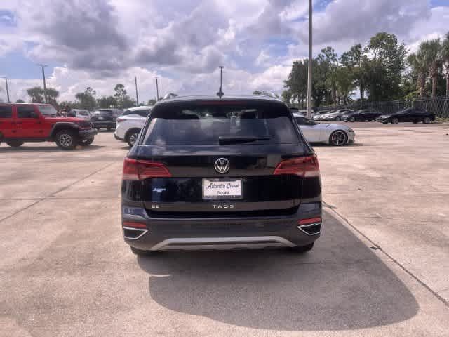 Used 2024 Volkswagen Taos SE w/ Black Wheel Package FWD image 12