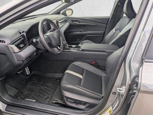 Used 2025 Toyota Camry SE image 14