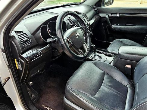 Used 2011 Kia Sorento EX w/ Premium Pkg image 31