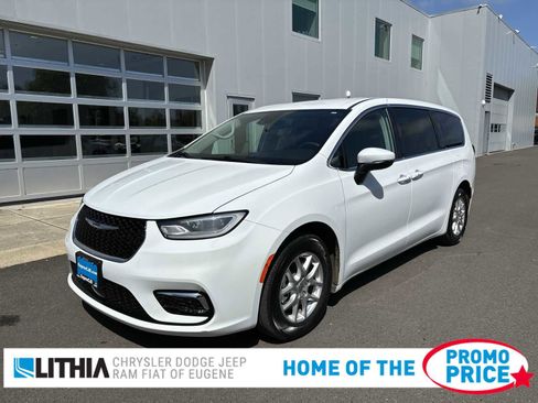 Certified 2023 Chrysler Pacifica Touring-L FWD image 1