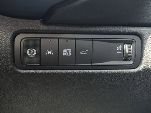 Certified 2025 Chevrolet Equinox EV LT FWD image 33