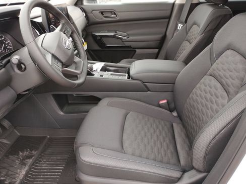 New 2026 Nissan Pathfinder SV w/ SV Premium Package FWD image 17