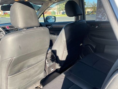 Used 2016 Subaru Outback 3.6R Limited image 12