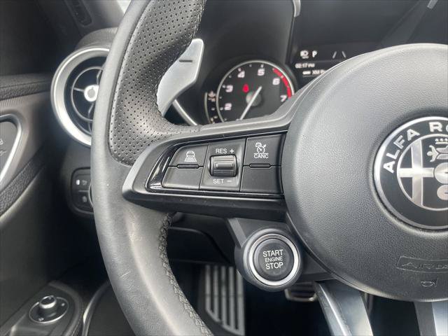 Certified 2022 Alfa Romeo Giulia Veloce AWD/4WD image 21