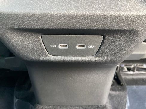 New 2025 Volkswagen Tiguan SE image 57